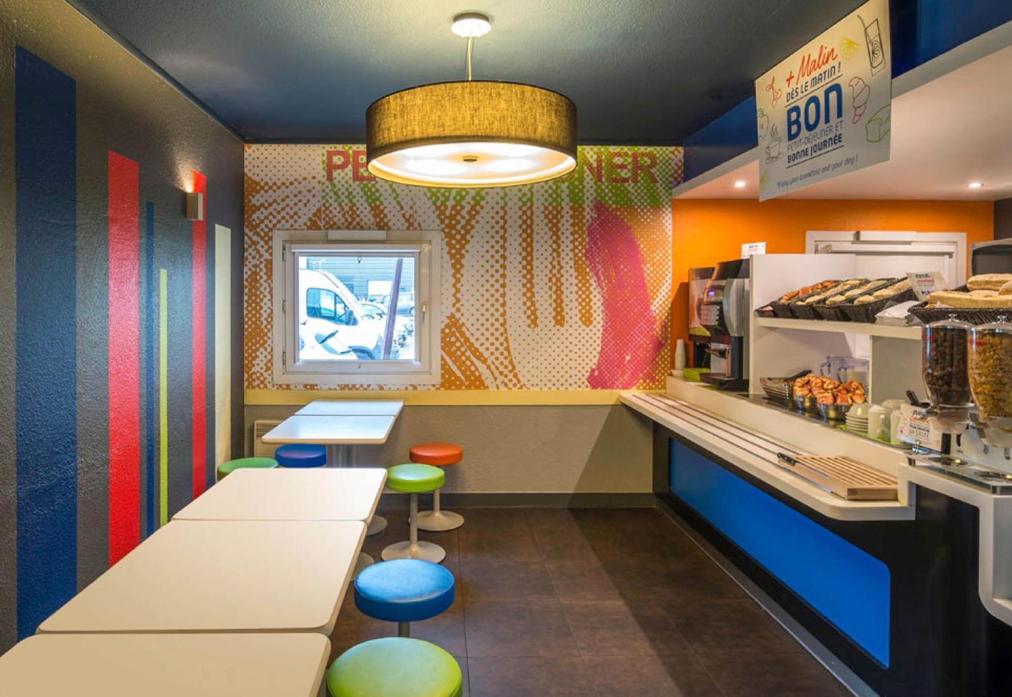 B&B Hotel Cergy Pierrelaye Eksteriør billede
