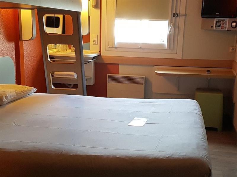 B&B Hotel Cergy Pierrelaye Eksteriør billede